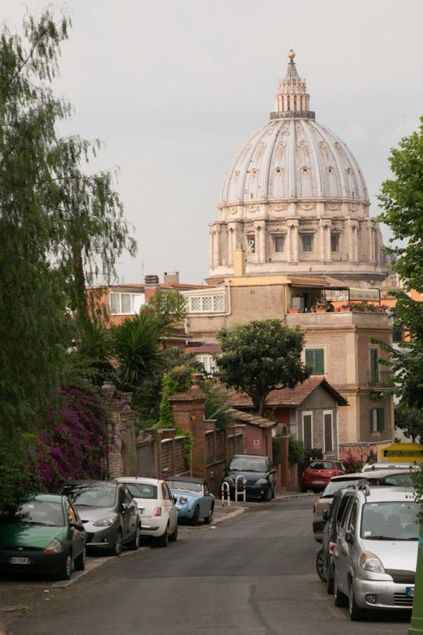 Vaticanhouse Рим Номер фото
