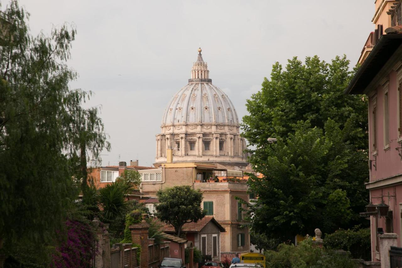Vaticanhouse Рим Номер фото